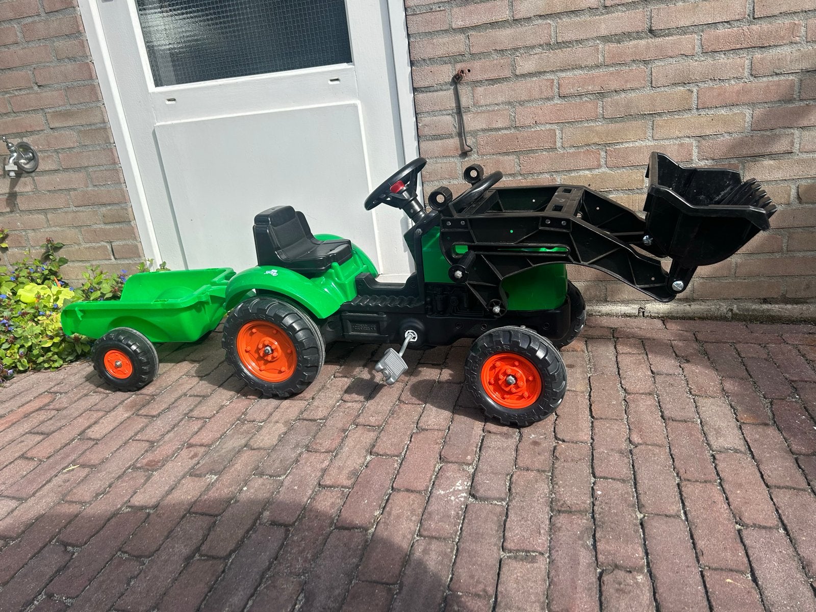 Groene traptractor met aanhanger en voorlader, Kinderen en Baby's, Ophalen, Gebruikt, Trapvoertuig