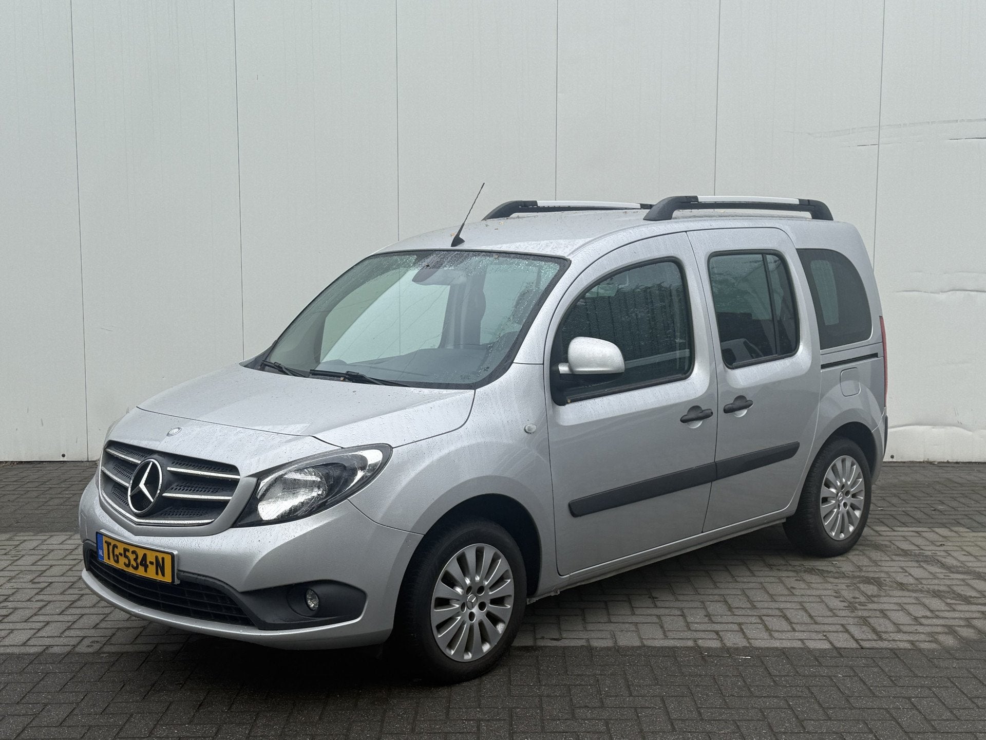 Mercedes-Benz Citan Rolstoelauto 3+1 - Automaat - Bodemverla, Dealer onderhouden, Gebruikt, 4 stoelen, 116 pk