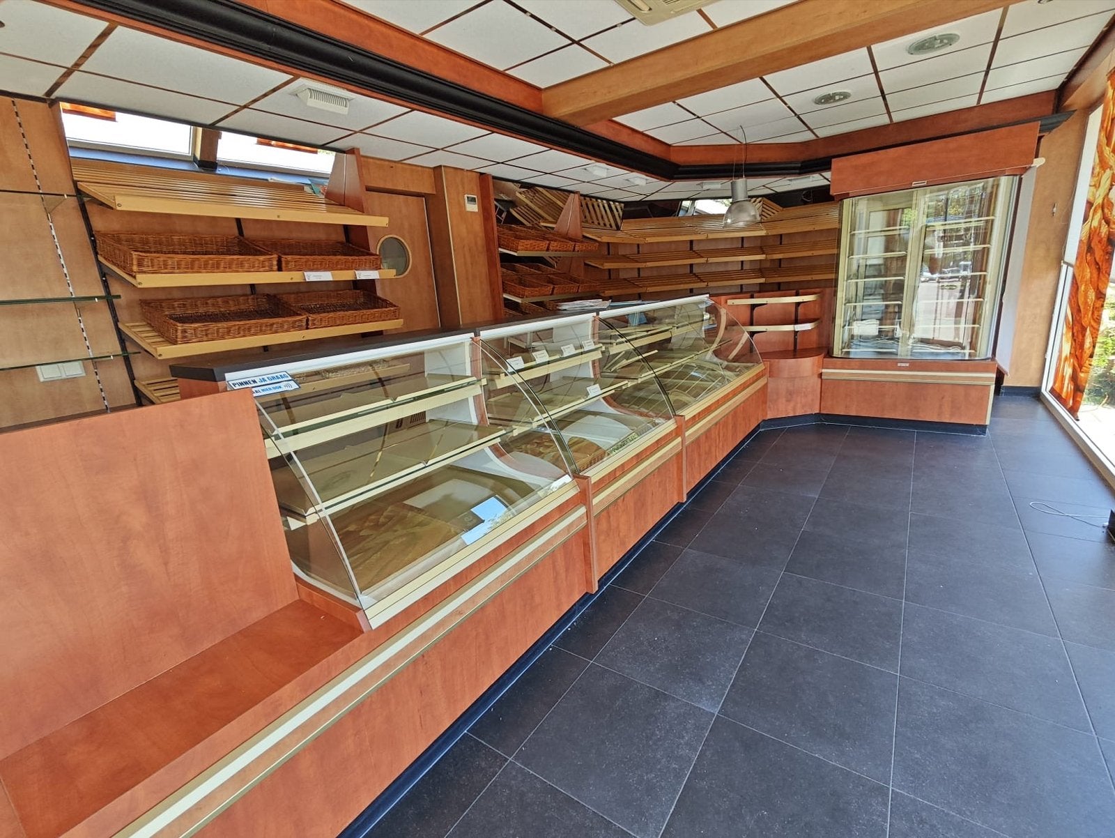 Complete Bakkerij- en Winkelinterieur, Ophalen