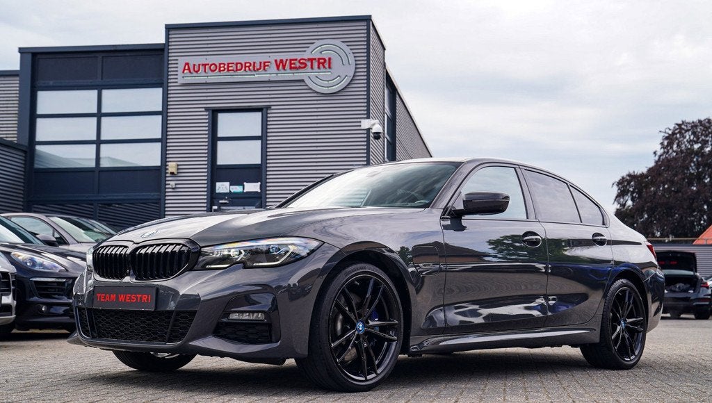 BMW 3-serie 330e | Head Up Display | 360 Camera | Stoelverwa, Auto's, 1998 cc, Achterwielaandrijving, Gebruikt, 4 cilinders