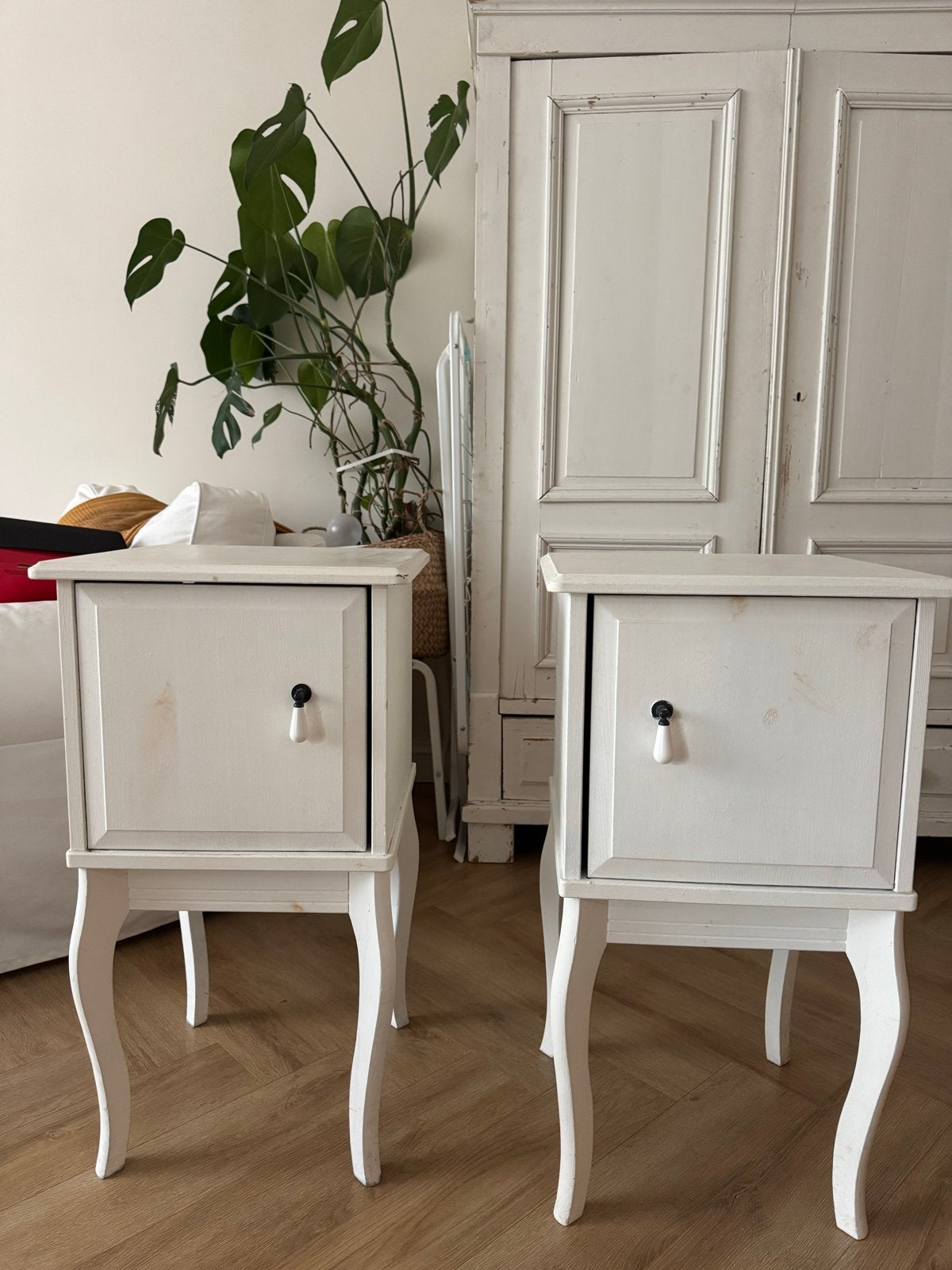 Set van 2 vintage nachtkastjes / kastjes – wit, Gebruikt, Minder dan 45 cm, Hout, 55 tot 70 cm
