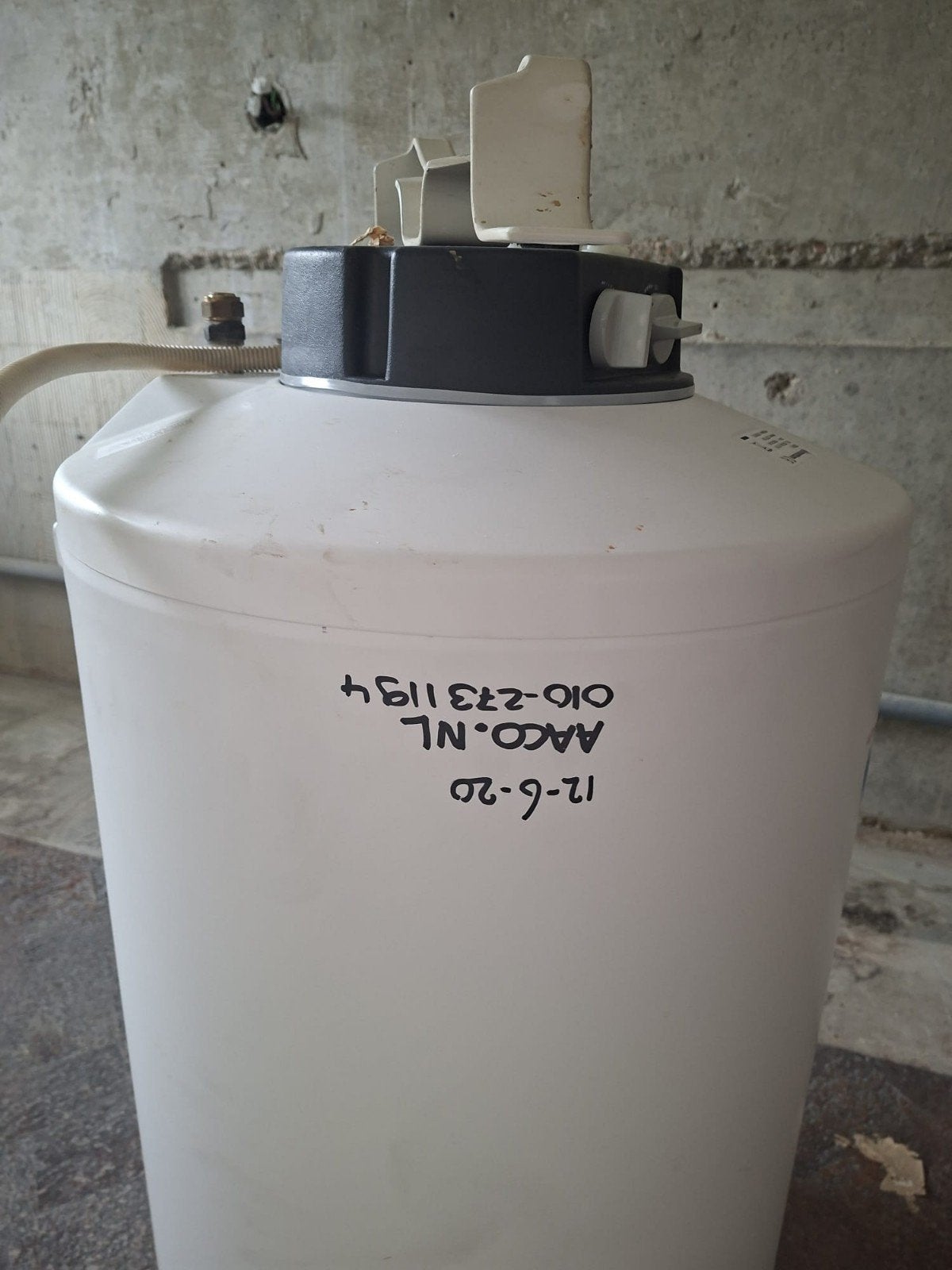 Inventum Boiler 80 Liter EDR 81, Doe-het-zelf en Verbouw, Ophalen, Gebruikt, 20 tot 100 liter, Boiler