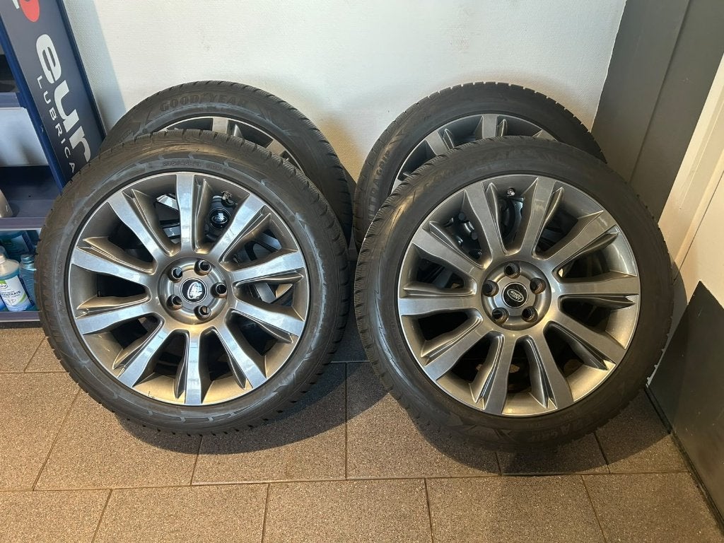 Originele Land Rover Range Rover velgen met winterbanden, Ophalen, Gebruikt, 275 mm, Banden en Velgen