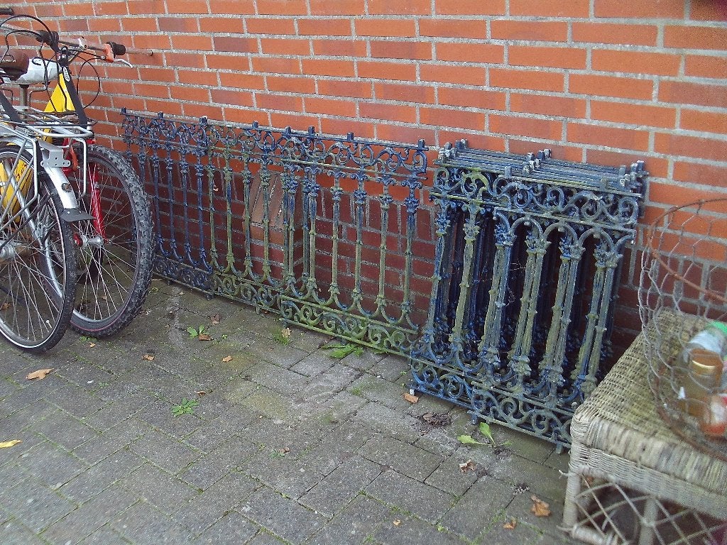 Aluminium hekjes voor buiten - 11 stuks + half hekje, Ophalen, Gebruikt, Aluminium, Tuinhek