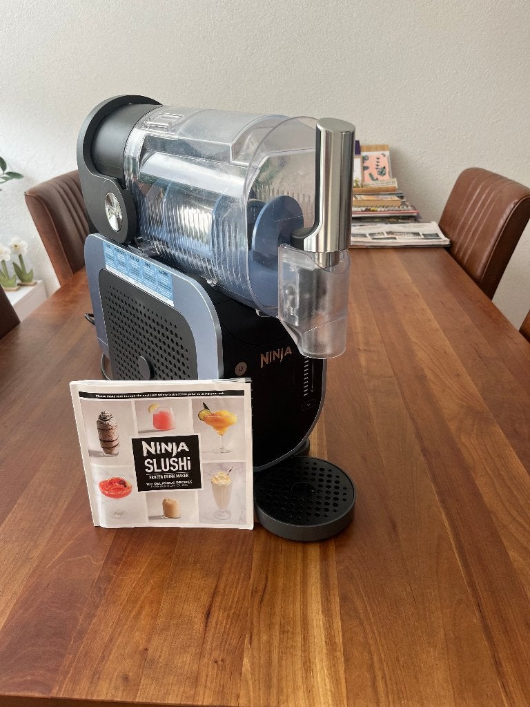Ninja SLUSHi Machine, 2 tot 3 liter, Ophalen of Verzenden, Zo goed als nieuw, 3 snelheden of meer