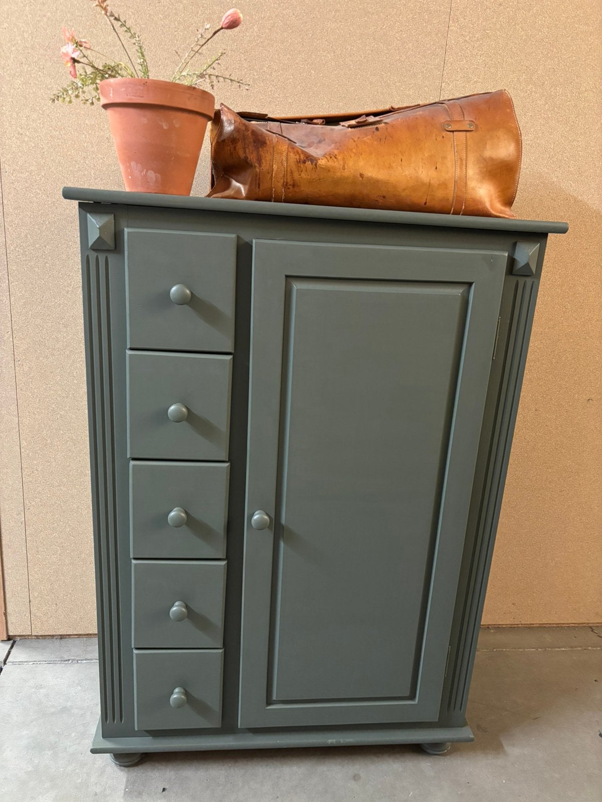 Brocante spekkast / meidenkast / ladekast, Huis en Inrichting, Kasten | Ladekasten, Studio Larilo, 5 laden of meer, 100 tot 150 cm