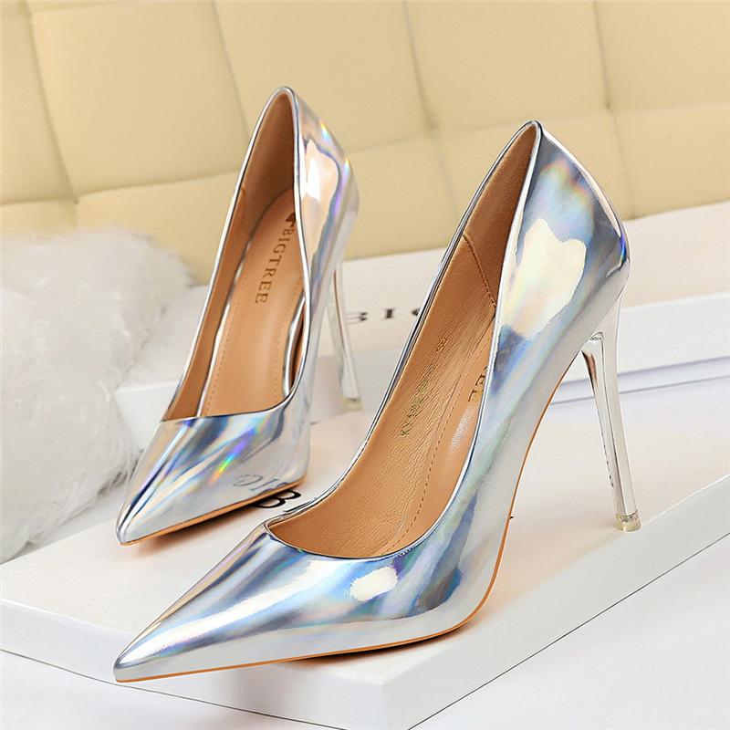 Hoge zilveren dames hakken stiletto pumps glimmende punt, Kleding | Dames, Schoenen, Verzenden, Nieuw, Overige kleuren, Pumps