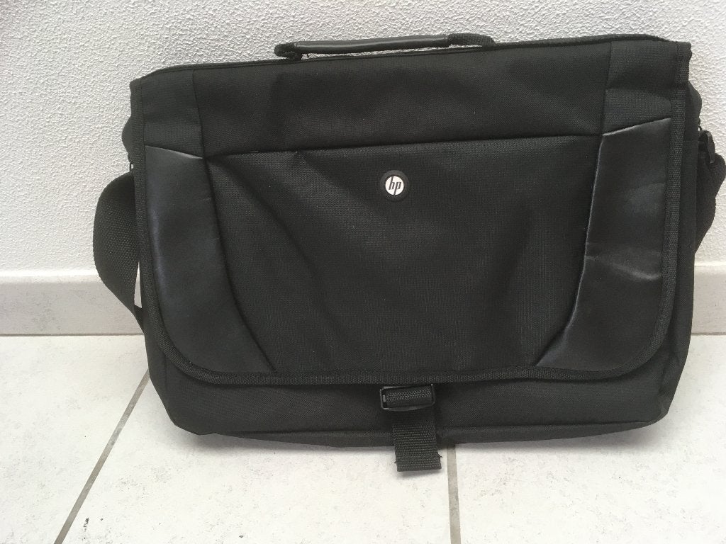 HP laptoptas met riem !!!, 17 inch of meer, HP, Ophalen of Verzenden, Zo goed als nieuw