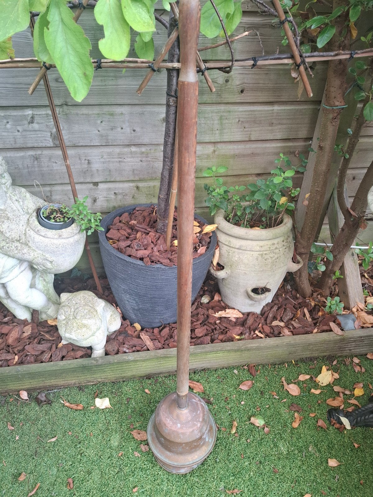 oude wasstamper , houten steel ,koperen stamper, Ophalen