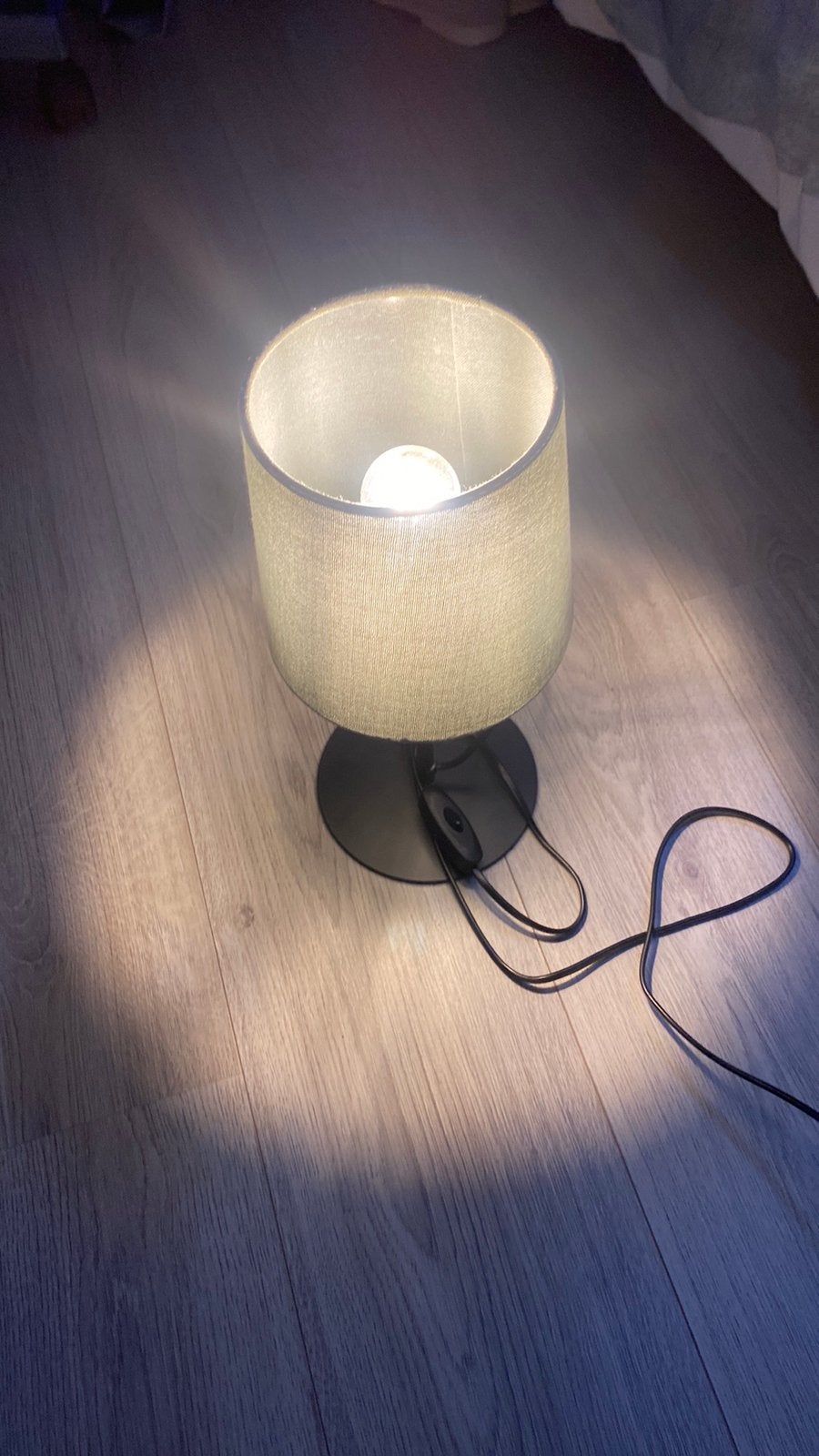 Super mooi modern lampje zie beschrijving, Huis en Inrichting, Lampen | Tafellampen, Ophalen, Zo goed als nieuw, Overige materialen