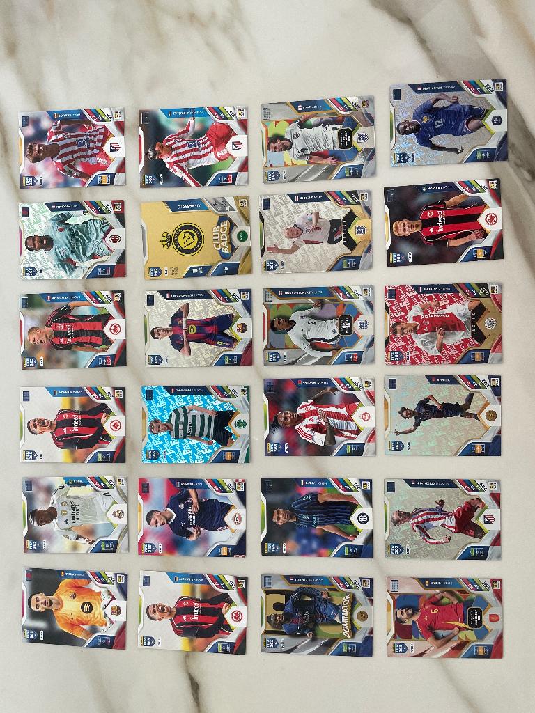 Panini voetbalkaartjes 2026, Ophalen, Zo goed als nieuw, Meerdere plaatjes