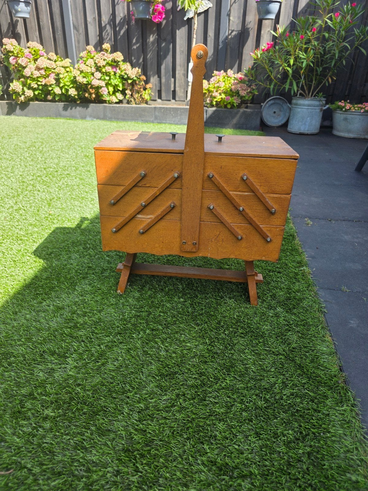 Vintage houten naaidoos op standaard, Ophalen of Verzenden