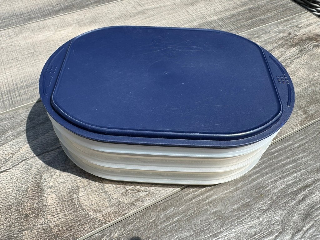 Tupperware vleeswaren box, Ophalen of Verzenden, Zo goed als nieuw, Blauw, Overige typen