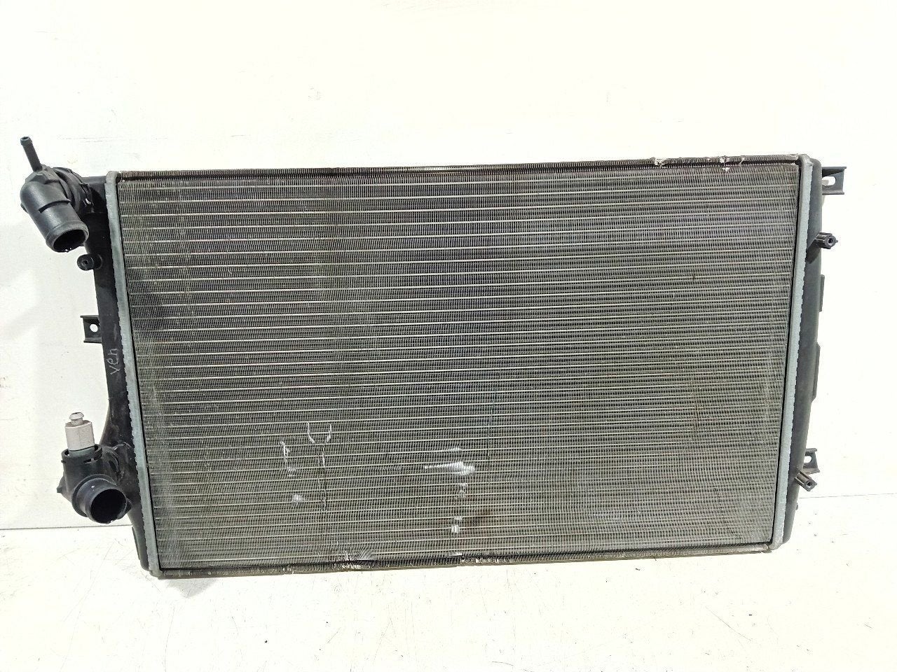 Radiateur Volkswagen Golf, Auto-onderdelen, Onderdelen@venauto.nl, Van der Ven Autorecycling B.V., Gebruikt, Ettenseweg 76, 4706 PB Roosendaal, The Netherlands