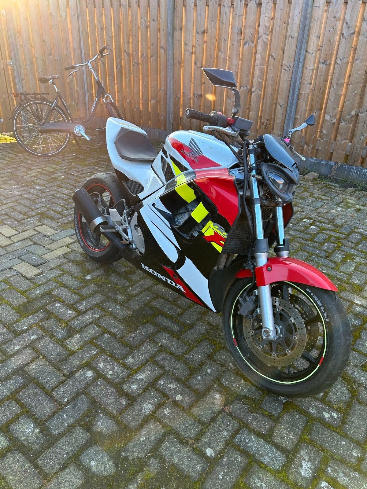 Honda cbr 600F streetfighter! Klus motor!