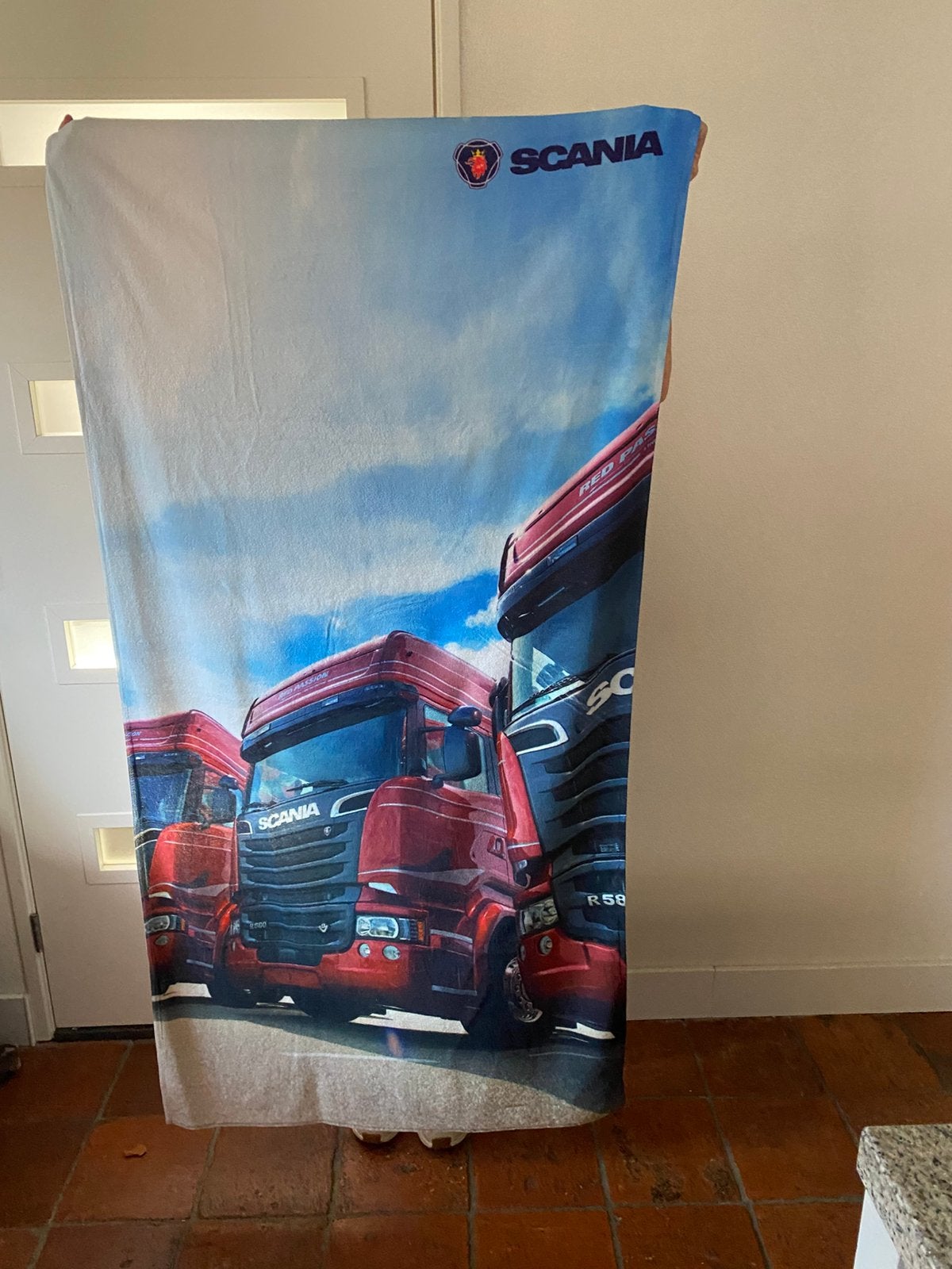 Grote handdoek scania., Ophalen of Verzenden, Nieuw, Magneetbord
