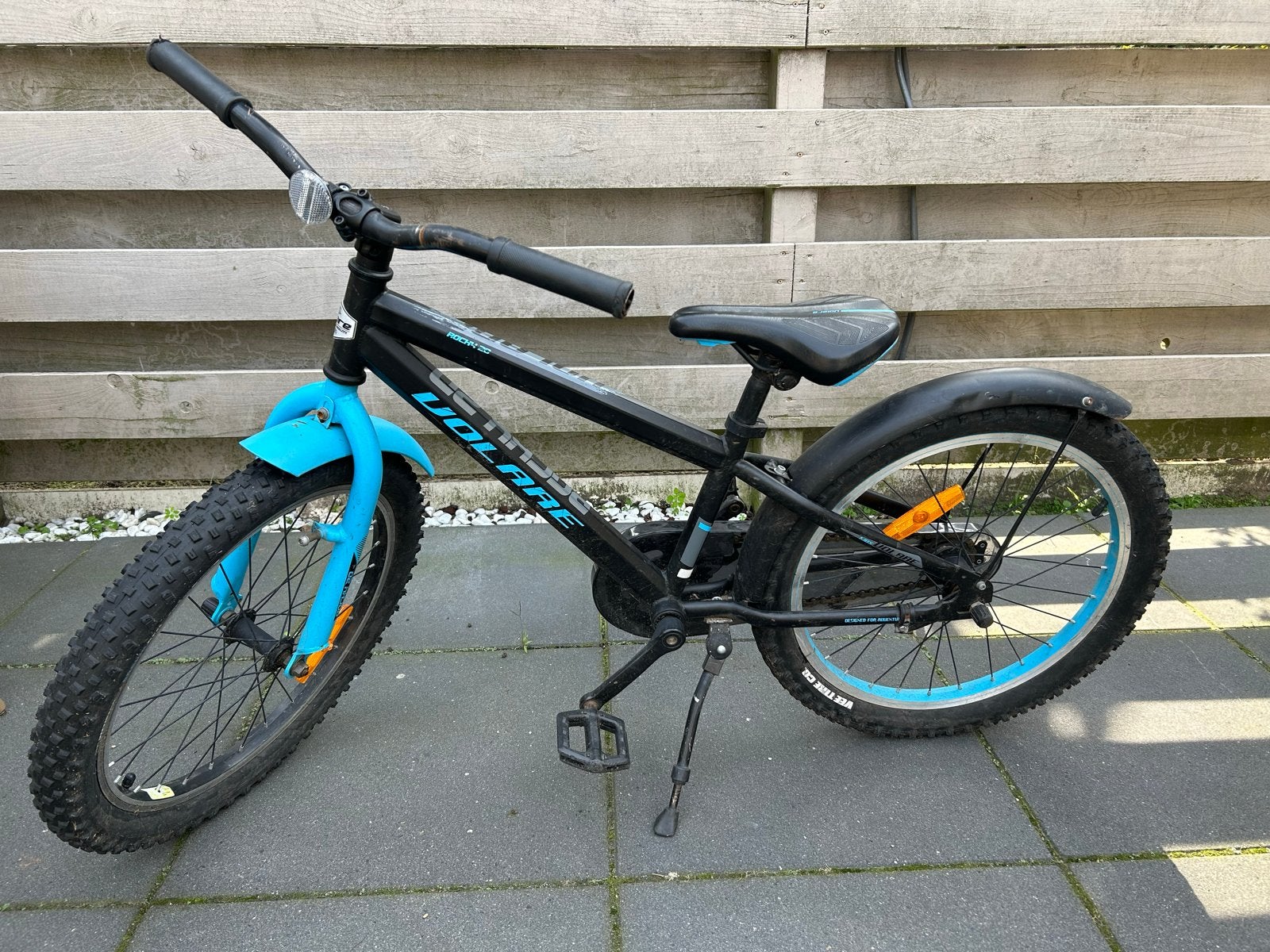Volare Rocky 20 inch kinderfiets - Zwart/Blauw, Fietsen en Brommers, Ophalen, Gebruikt, Terugtraprem, 16 tot 20 inch