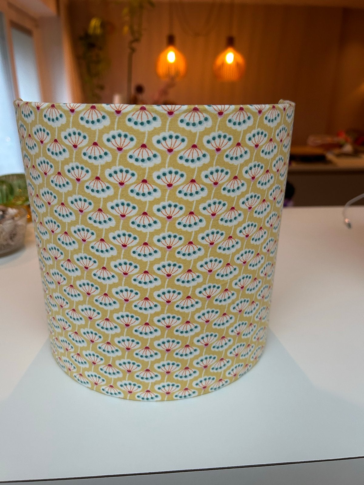 Gele lampenkap met patroon voor kinderkamer, Tafellamp, Geel, Rond, Ophalen of Verzenden