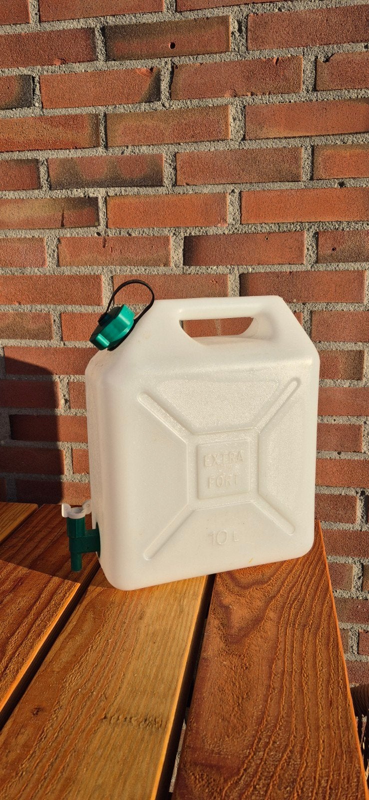 Jerrycan met kraantje 10L, Ophalen of Verzenden, Zo goed als nieuw