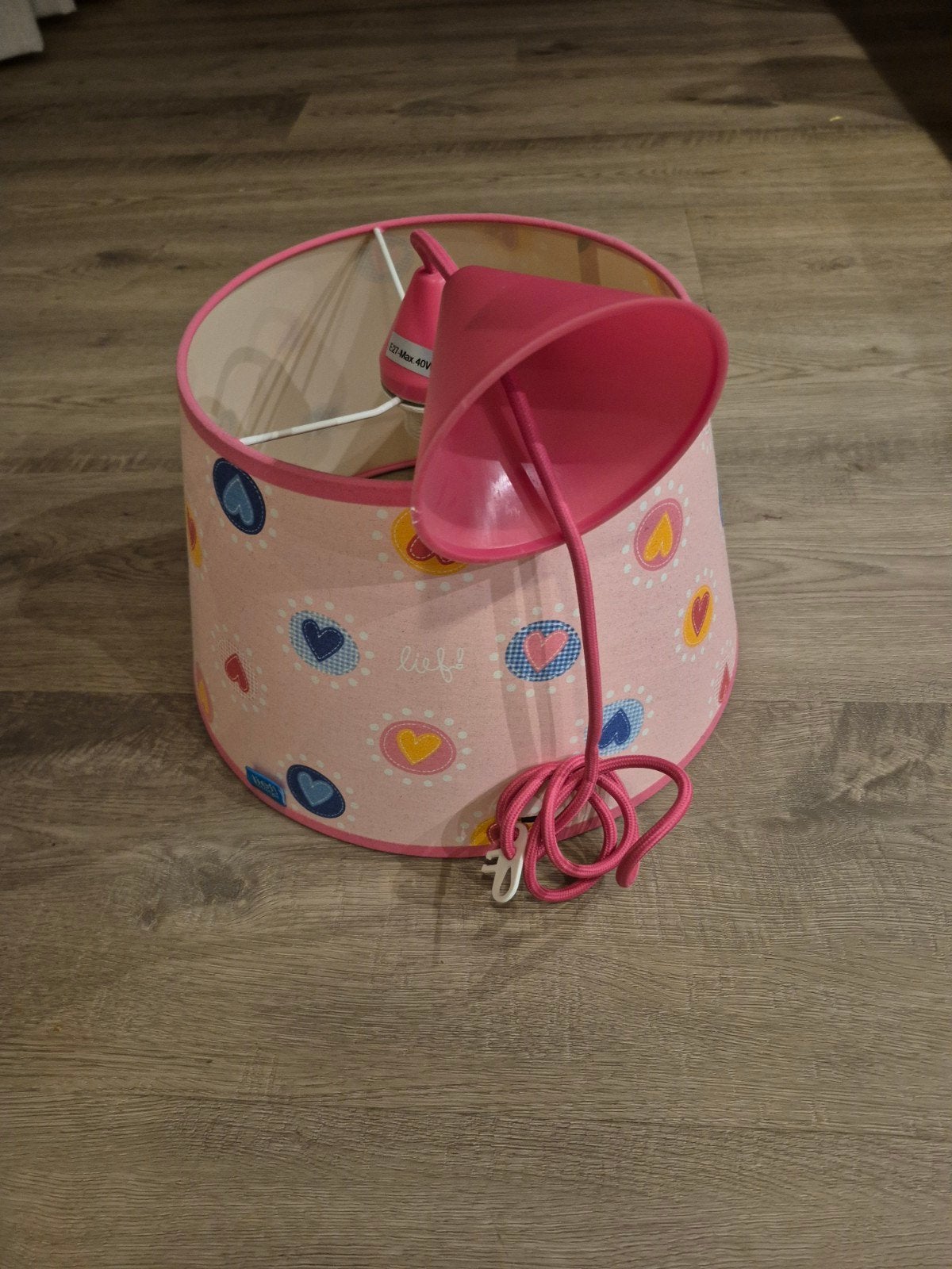 Roze kinderlamp met hartjespatroon en 'lief!', Ophalen, Zo goed als nieuw