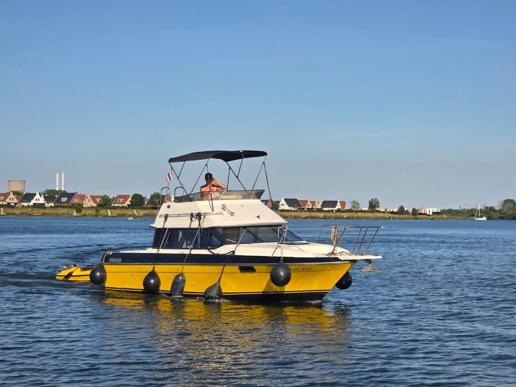 bayliner 2556 vaarbewijsvrij, Watersport en Boten, Buitenboordmotor, Zo goed als nieuw, Polyester, Bayliner