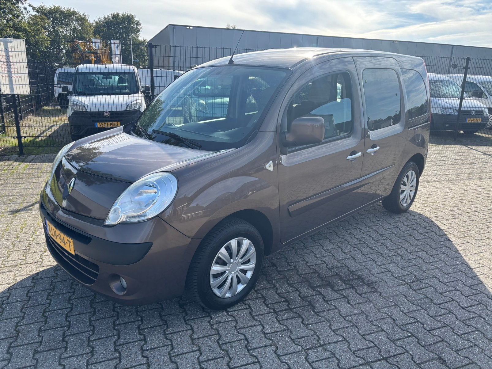 Renault Kangoo Family 1.6 16V 2012 Bruin, Auto's, 1350 kg, Stof, 4 cilinders, Bruin
