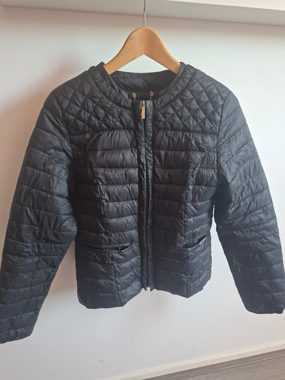 leuk damesjasje zwart, Ophalen, Zo goed als nieuw, Maat 38/40 (M), Zwart