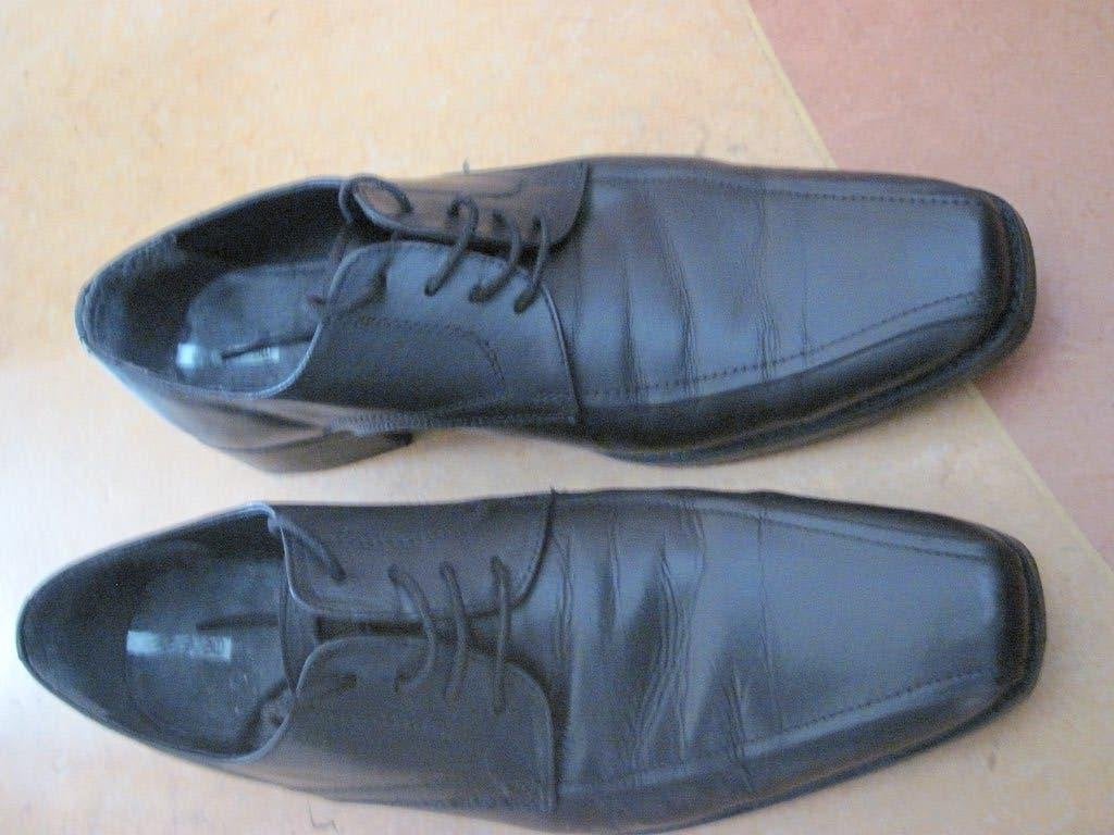 Zwart lederen veterschoen merk WE fashion maat 44, Kleding | Heren, WE, Zwart, Ophalen of Verzenden, Zo goed als nieuw