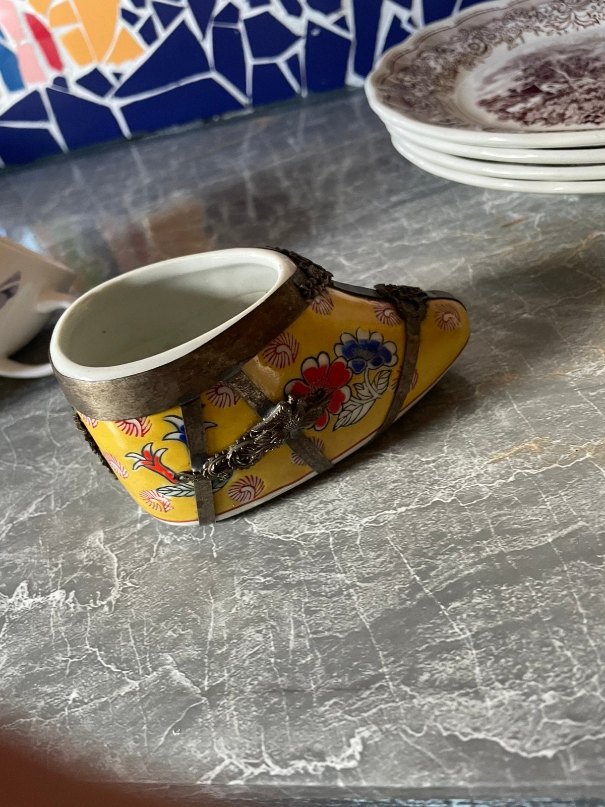 Chinese schoen porselein, Ophalen