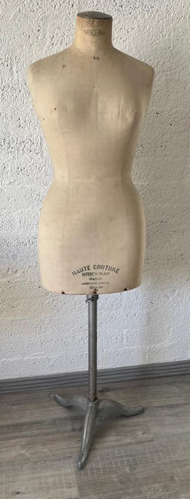 Haute Couture Stockman Paris Paspop, Ophalen