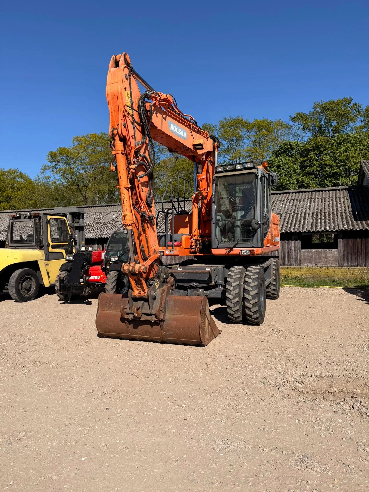 Doosan DX160W-3 (bj 2015), Jansen Machines, Albert@jansen-machines.com, Topperweg 60
3774 LJ  Kootwijkerbroek, NL, Graafmachine