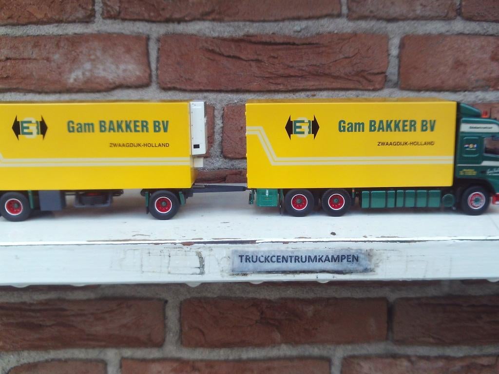 Tekno  Volvo  FH12  van  Gam  Bakker.