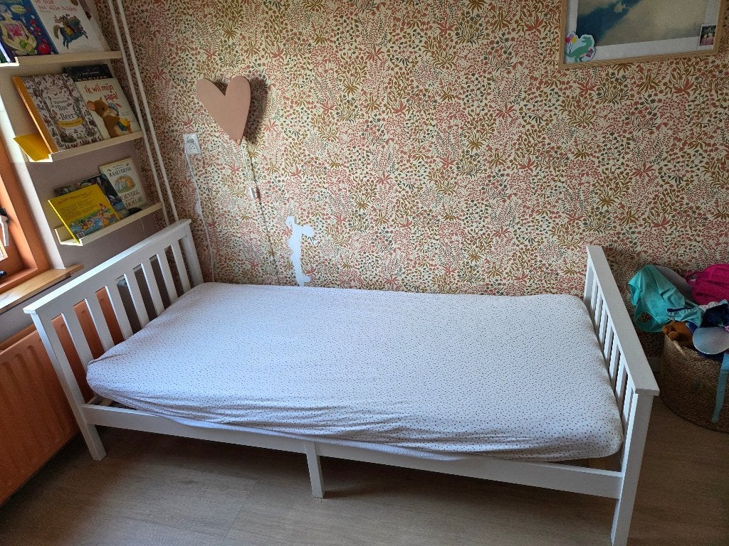 Kinderbed Milo (Petit Amelie), Ophalen, 85 tot 100 cm, Zo goed als nieuw, Matras