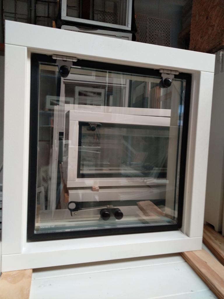 Hardhout kozijn met glazen raam, Doe-het-zelf en Verbouw, Glas en Ramen, Gevelraam of Ruit, Minder dan 80 cm, Minder dan 80 cm