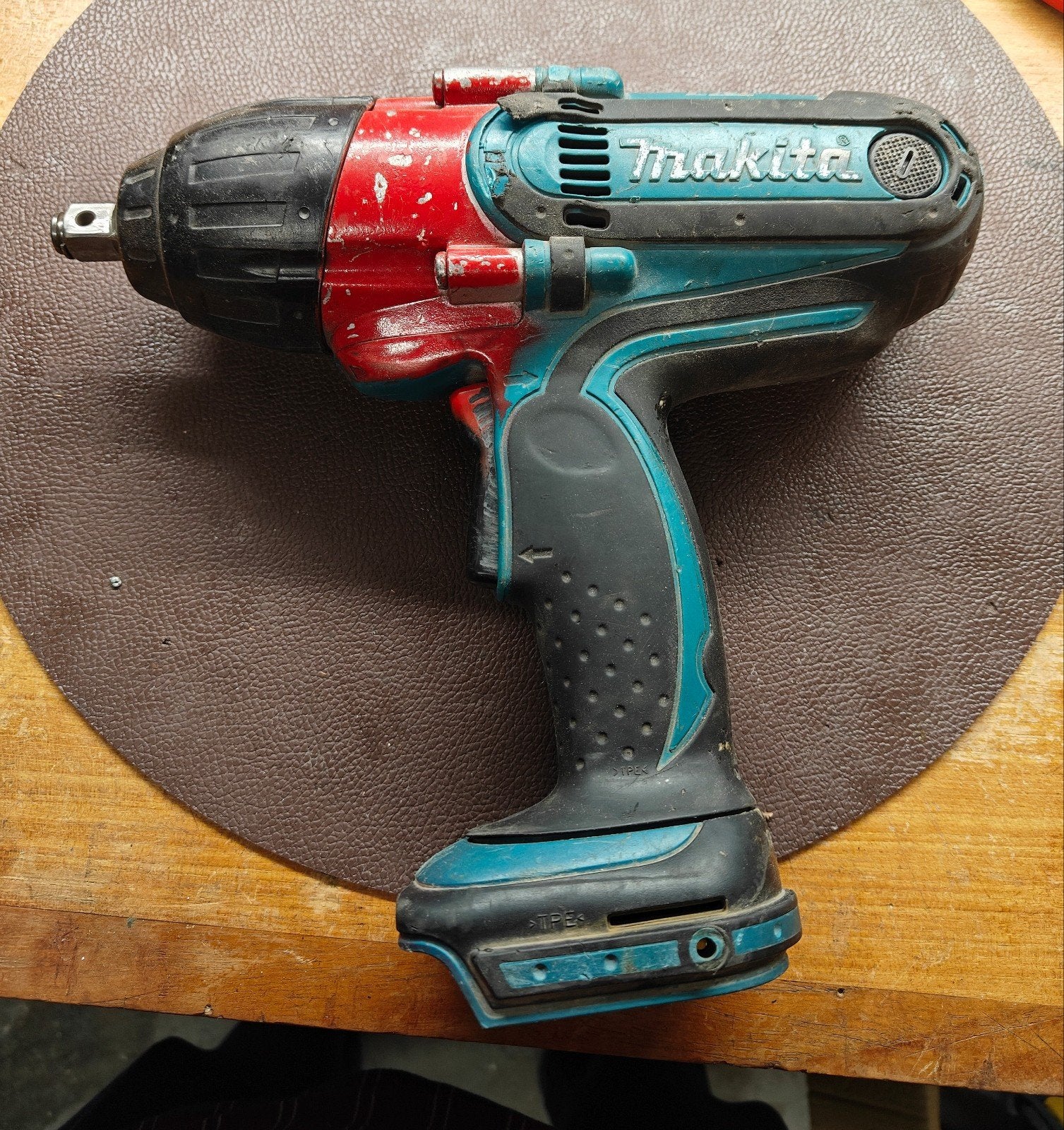 Makita DTW450 18V Slagmoersleutel, Ophalen of Verzenden, Gebruikt, 600 watt of meer, Overige typen