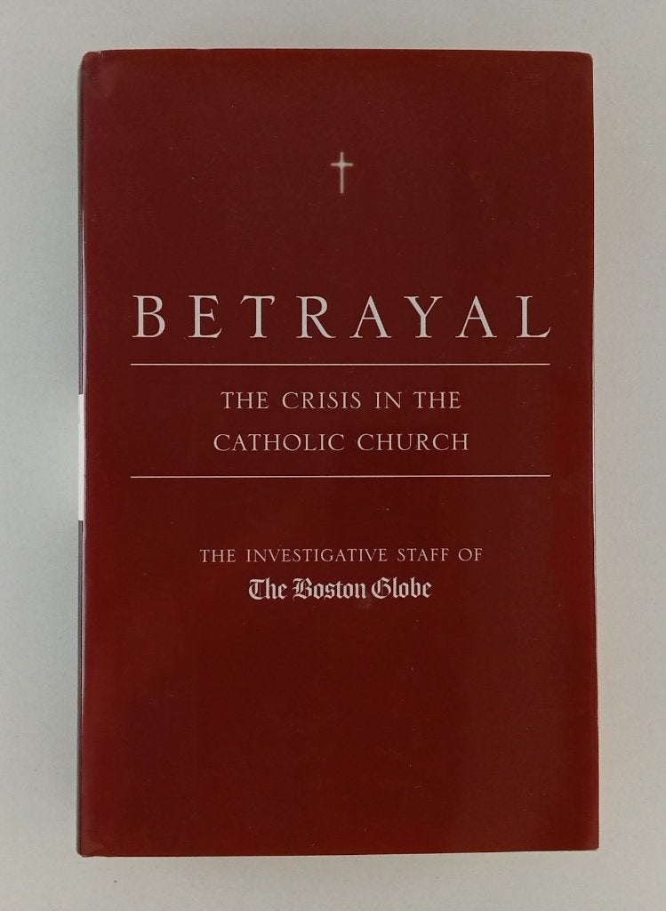Betrayal / The crisis in the Catholic church, Verzenden, Gelezen, Overige gebieden