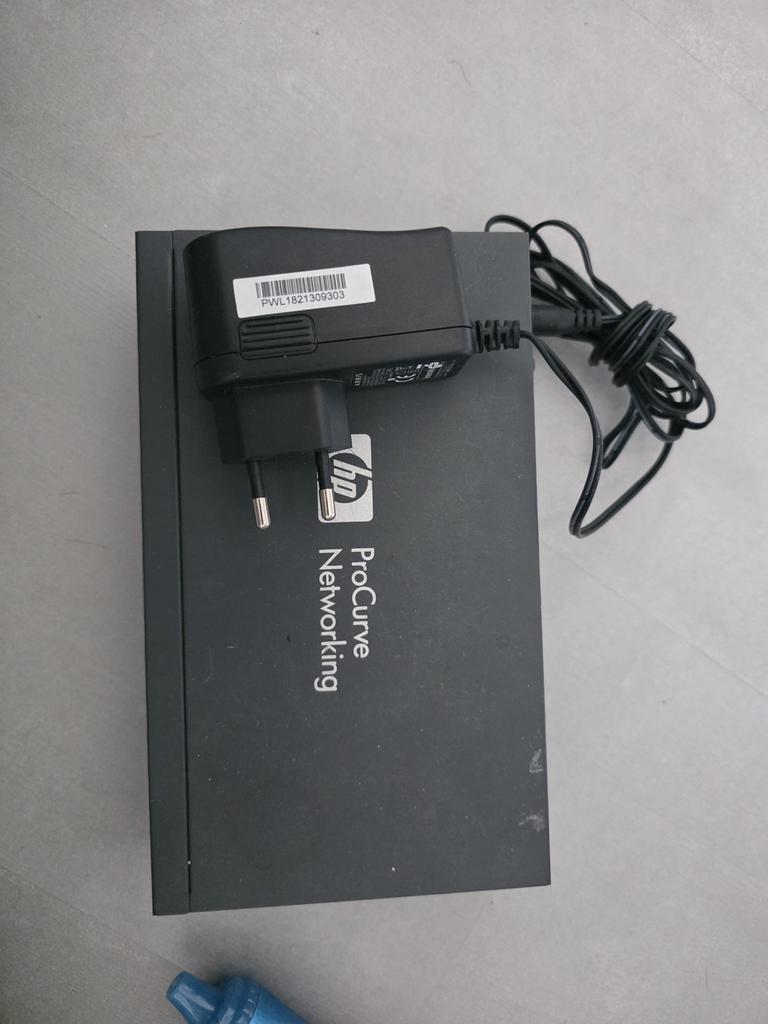 HP ProCurve 1810G-8 Switch J9449A - Goede staat, Computers en Software, Netwerk switches, Ophalen, Gebruikt