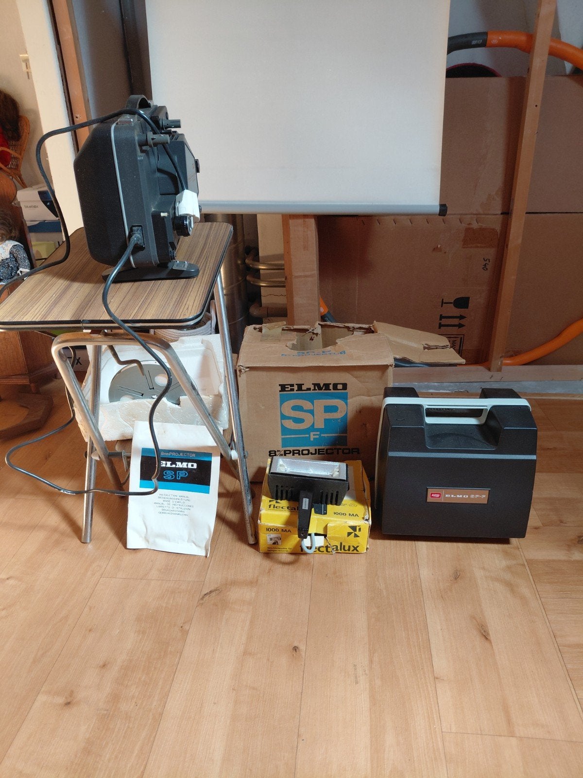 film projector met alles wat er bij hoort., Ophalen