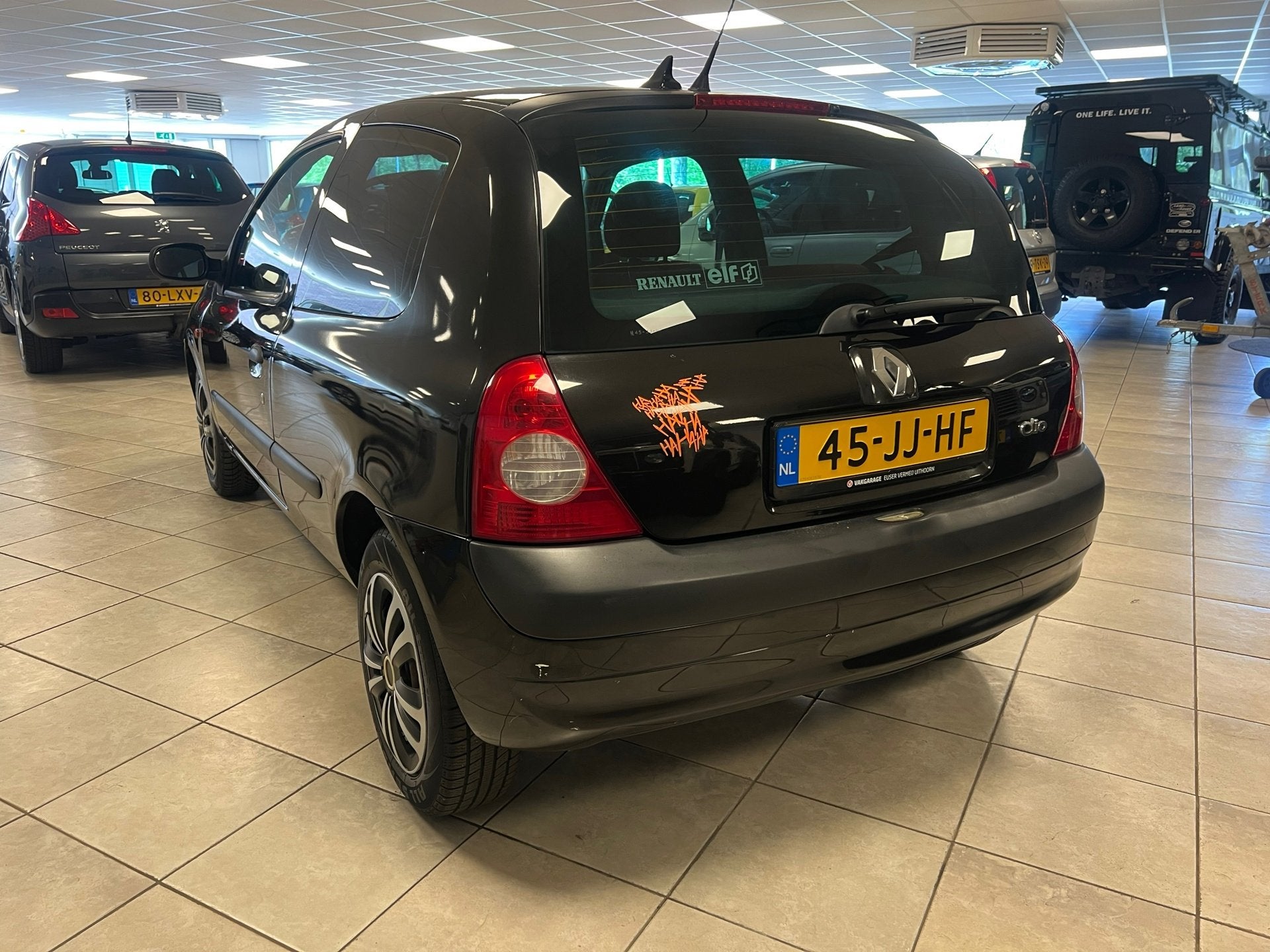 Renault Clio 1.2-16V Expression Distributieriem is in 2025 v, Auto's, Stof, Gebruikt, 31 €/maand, 4 cilinders