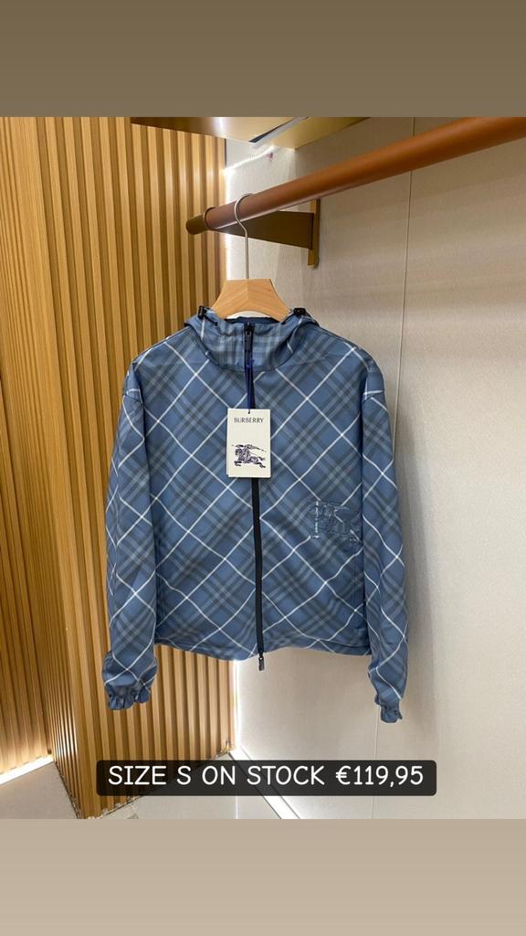 Burberry Jas, Ophalen of Verzenden, Zo goed als nieuw, Zwart