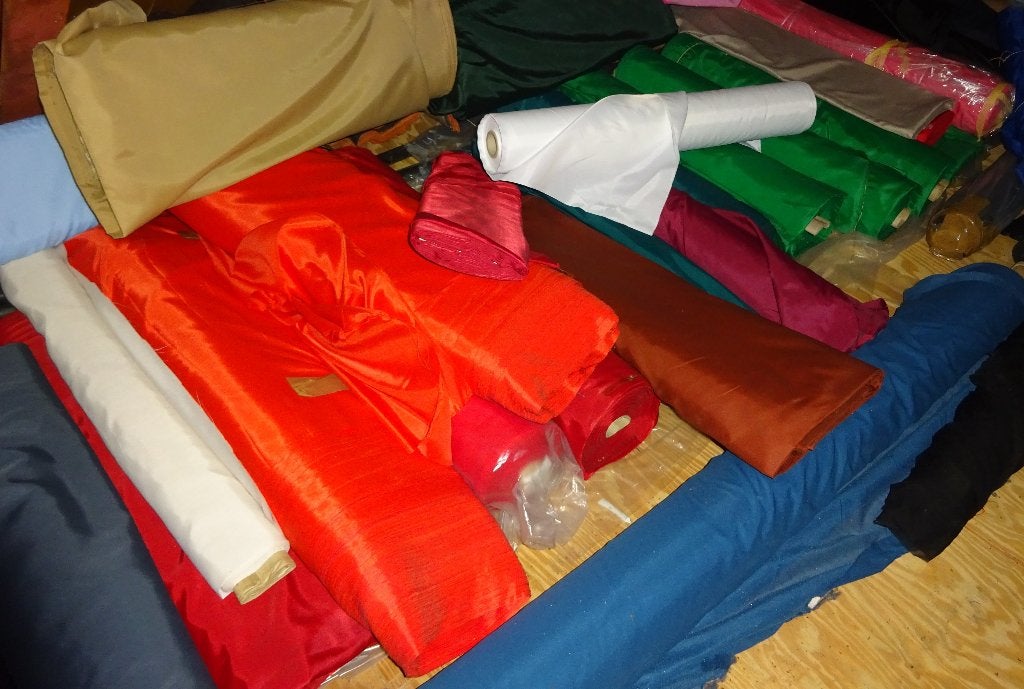 NIEUW Partijtje van 100 meter Kwaliteit voering stof per met, Hobby en Vrije tijd, Overige materialen, Overige kleuren, 120 cm of meer