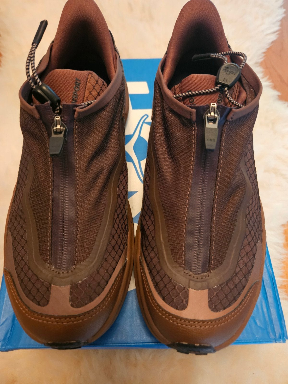 Hoka One One U Project Transport Sneakers Maat 41 1/3, Hoka One One, Bruin, Nieuw, Wandelschoenen