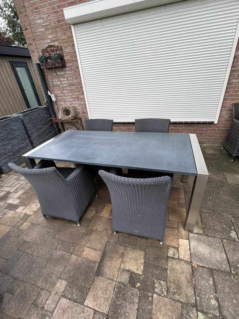Tuintafel natuursteen, Tuin en Terras, Tuinsets en Loungesets, Ophalen, Zo goed als nieuw, Overige materialen