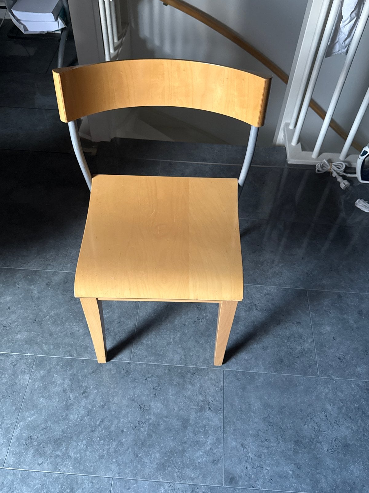 houten stoel met metalen onderstel, Ophalen, Gebruikt, Overige kleuren, Eén