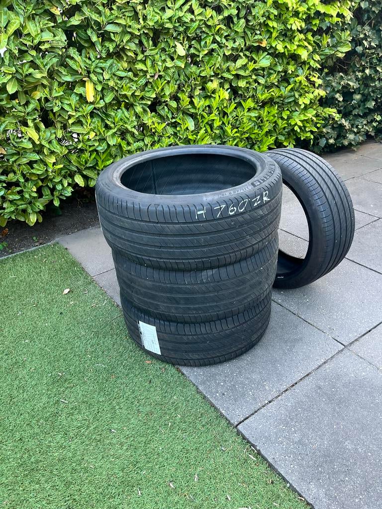 Set van 4 Michelin zomerbanden 235/40 R19, Auto-onderdelen, Banden en Velgen, 19 inch, Gebruikt, Ophalen of Verzenden, 235 mm