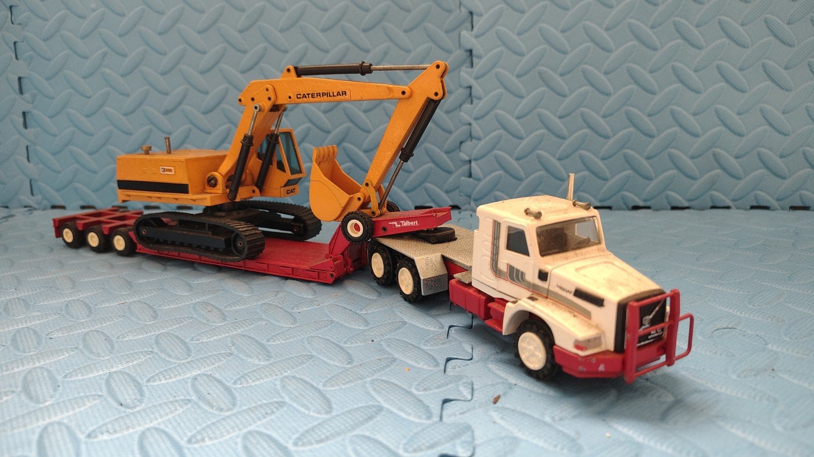 Volvo NL12 met dieplader en graafmachine, Ophalen, Gebruikt, Bus of Vrachtwagen, Conrad