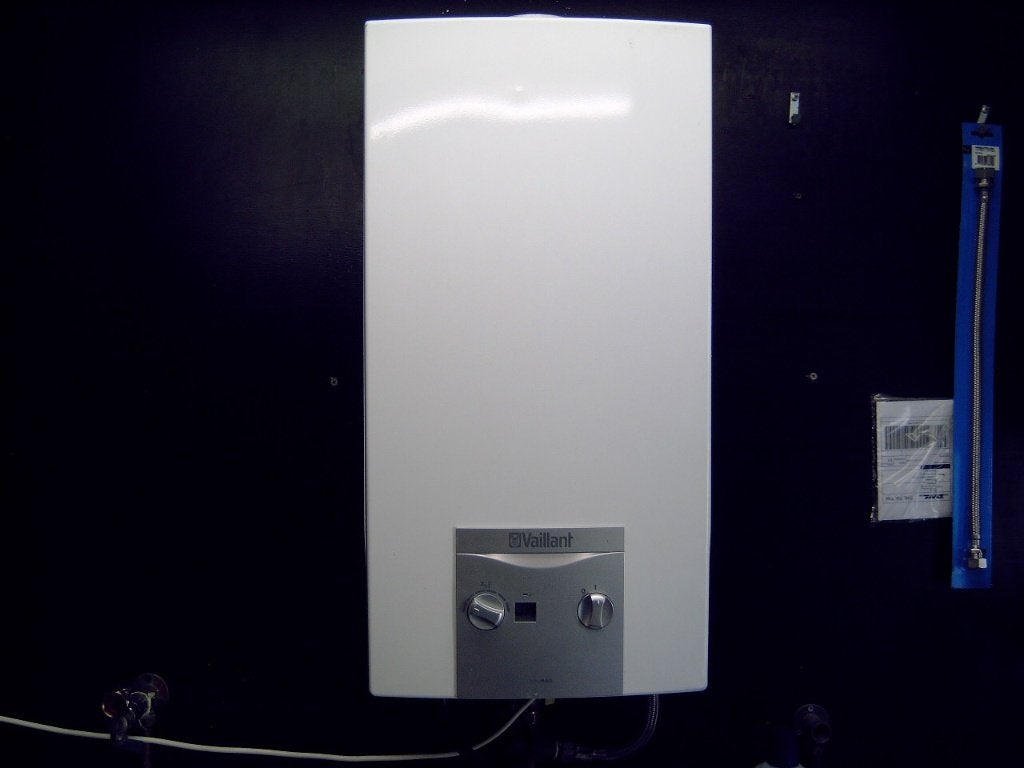 gesloten bad geiser van vaillant turbo 11 0/0 xi, Ophalen, Aardgas, Minder dan 20 liter, Terugslagbeveiliging (TTB)