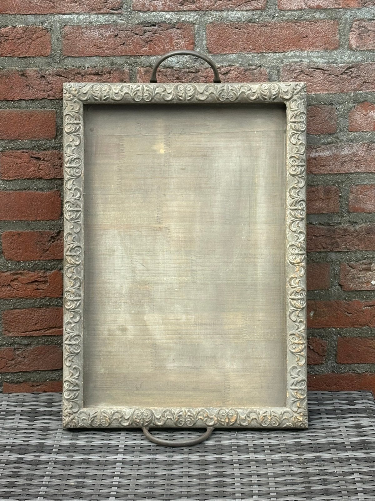 Houten dienblad met ijzeren handvaten., Ophalen, Gebruikt, Dienblad, Rechthoekig