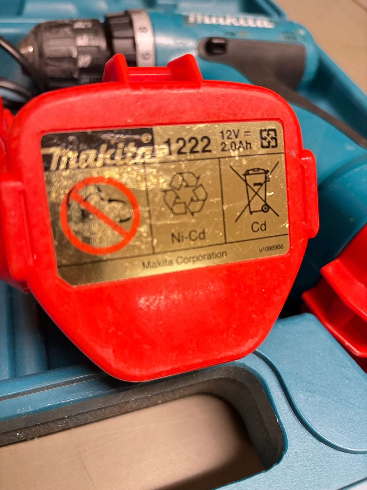 Foto 4 van Makita 6270DWAE3 Accuboormachine met lader en 3 accu's