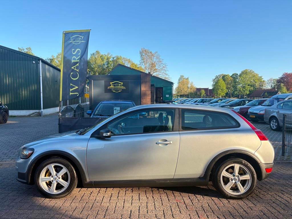 Volvo C30 1.8F Momentum,AIRCO,CRUISE,ELEKT PAKKET,REGENSENSO, 125 pk, Gebruikt, 4 cilinders, 4 stoelen